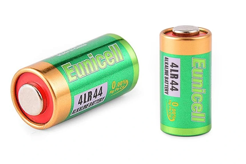 4LR44 battery